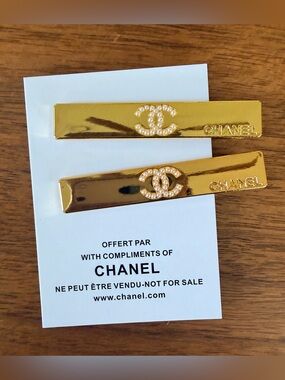Chanel Beaute Gold Barrettes w Inset Crystals Set of two. New in Beaute Box